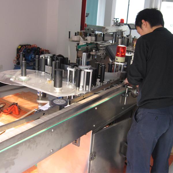 Siemens PLC automatinė etikečių klijavimo mašina su butelių separatoriumi vandens buteliams