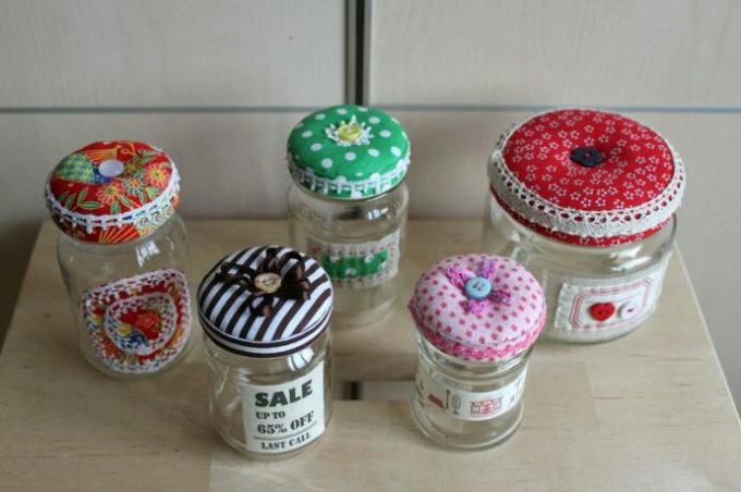 60–500 vnt / min greitaeigė SUS304 Ekonominė automatinė apvalių buteliukų buteliukų etikečių klijavimo mašina