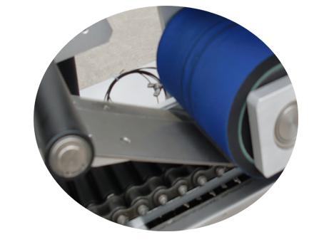 Popierinių vamzdžių etikečių klijavimo mašina 500 voleliu klijuojama lipni audinio lipdukų etiketė