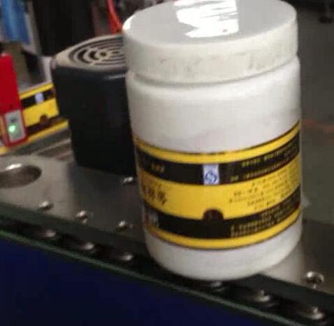 Apvalaus butelio etikečių klijavimo mašina, išpilstymo ir etikečių klijavimo mašina sūrio cukraus indeliui