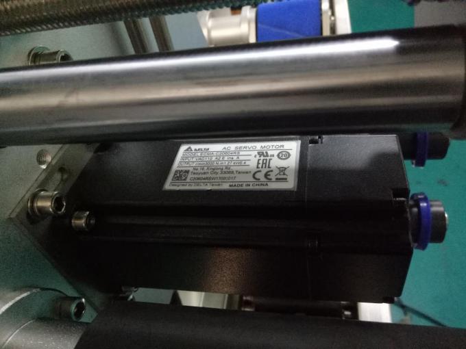 SUS304 Kabineto dviejų pusių kvadratinių butelių lipdukų etikečių klijavimo mašina su asmens higienos priemonėmis