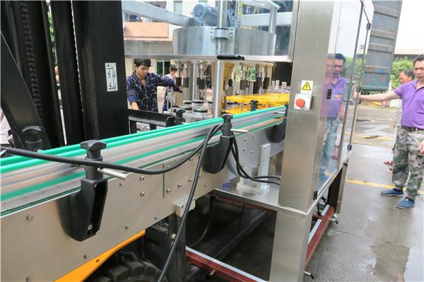 Priekinės / galinės automatinės etikečių klijavimo mašinos įranga Greitis 18000B / H