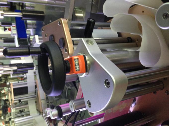 Apvalaus butelio etiketės aplikatoriaus elektrinės spintelės lipdukų ženklinimo mašina