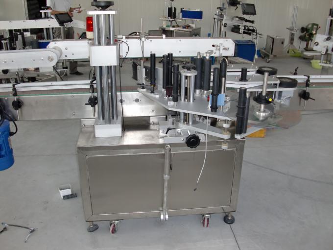 Plastikiniai ir stikliniai buteliai PLC valdo automatinį dvipusio lipduko etikečių klijavimo mašinos servovariklį