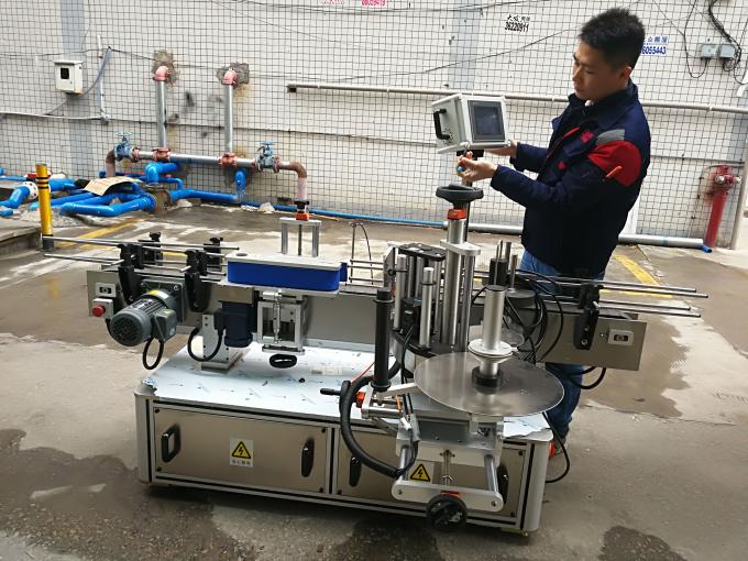 Visiškai automatinė apvalaus butelio lipdukų etikečių klijavimo mašina (diržo tipas)