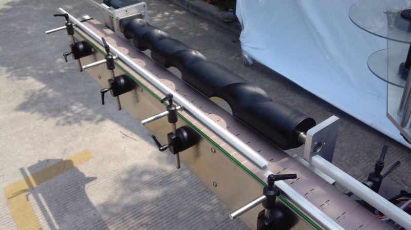 Kinijos pakavimo apvalių butelių etikečių klijavimo mašina, skirta naudotų automatinių gamyklinių kainų lipnių tiekėjų