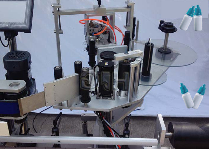 Kinijos viršuje / apačioje esančių vertikalių lipdukų apvalių butelių etikečių klijavimo mašina su automatiniu tiekėju