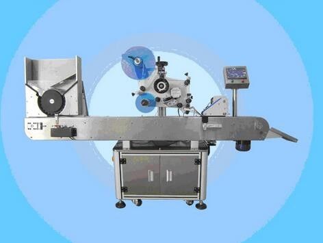 Kinijos automatinė buteliukų etikečių klijavimo mašina nagų lako etikečių lipdukų mašina kosmetikos tiekėjui