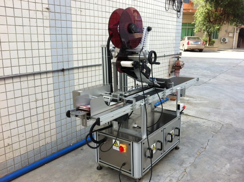 Kinijos elektrinės pavaros viršutinės ženklinimo mašinos, lipnių lipdukų ženklinimo mašinos tiekėjas