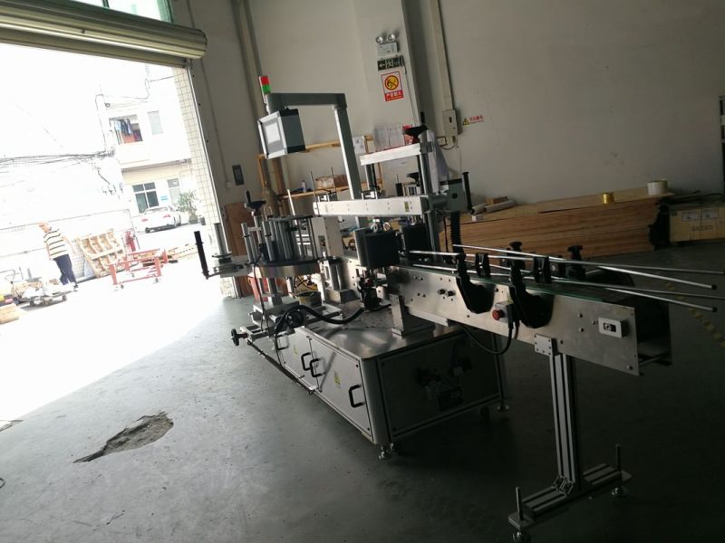 Kinijos dvigubo apvalaus butelio lipdukų etikečių klijavimo mašina, etiketės plotis 190 mm tiekėjas