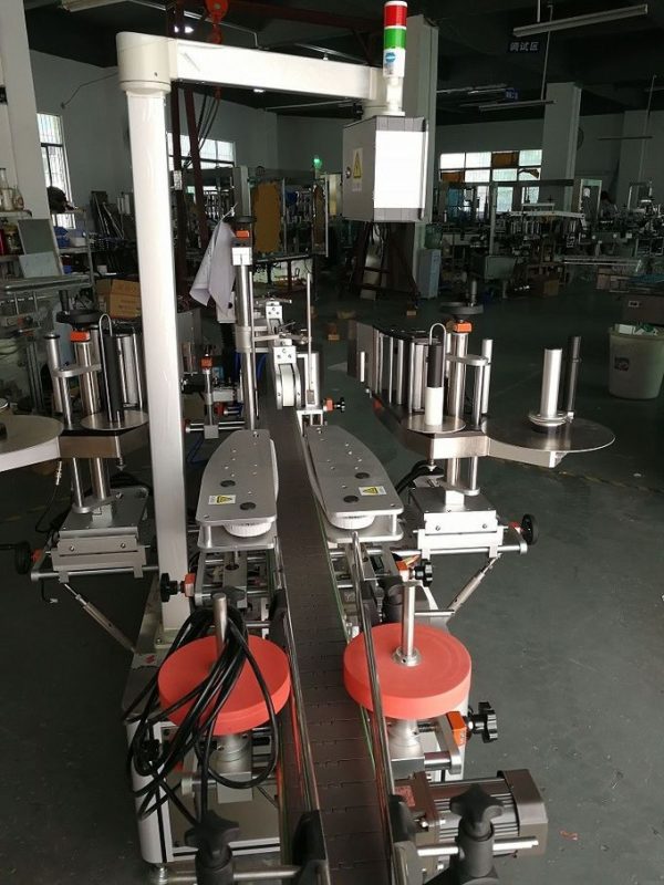 Automatinė dvigubo šono lipdukų žymėjimo mašina, skirta šampūnui ovaliems ir plokštiems buteliams