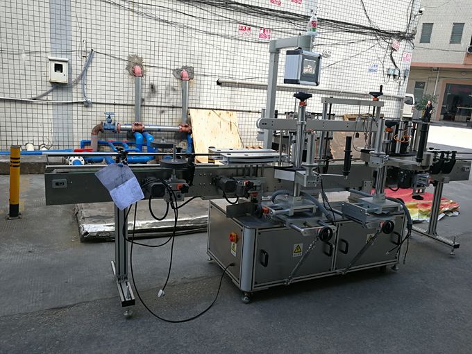 Trijų etikečių savaiminio lipnumo ženklinimo mašina 110V / 380V įtampa