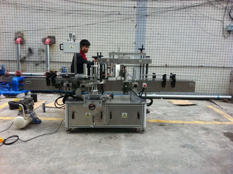 Kinija Visiškai automatinė lipni apvalių butelių etikečių mašina naminių gyvūnėlių buteliams tiekėjas tiekėjas
